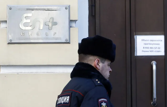 Правительство РФ окажет поддержку подпавшим под санкции США компаниям