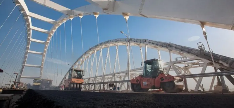 На 80% готова автодорожная часть Крымского моста