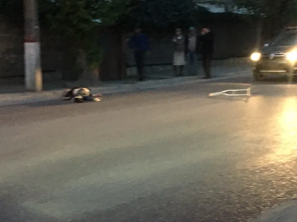 В Симферополе под университетом сбита пожилая женщина на костылях