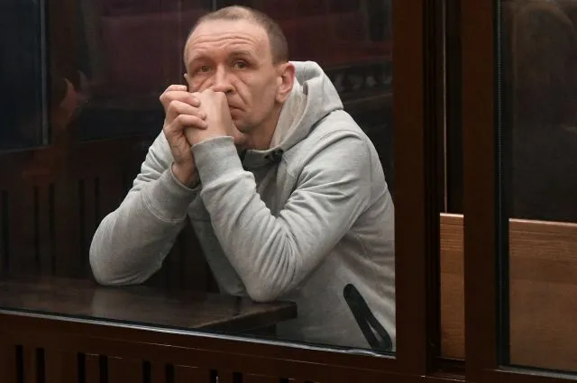 Суд оставил под арестом командира пожарного звена, тушившего ТЦ в Кемерове