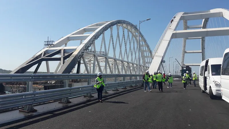 Крымский мост: готовность – 98%, трещин нет