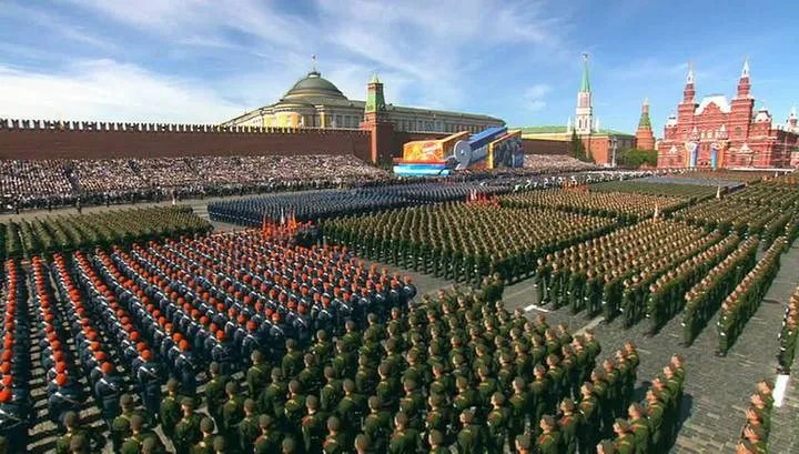 Парад Победы на Красной площади в Москве (видео)