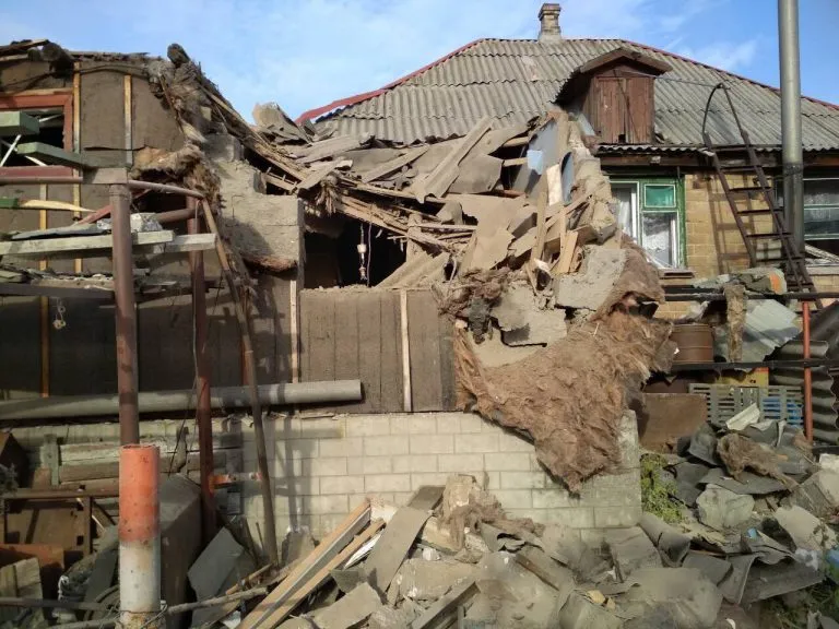 Обстрелами Горловки со стороны ВСУ были повреждены 16 домостроений и газопровод – СЦКК