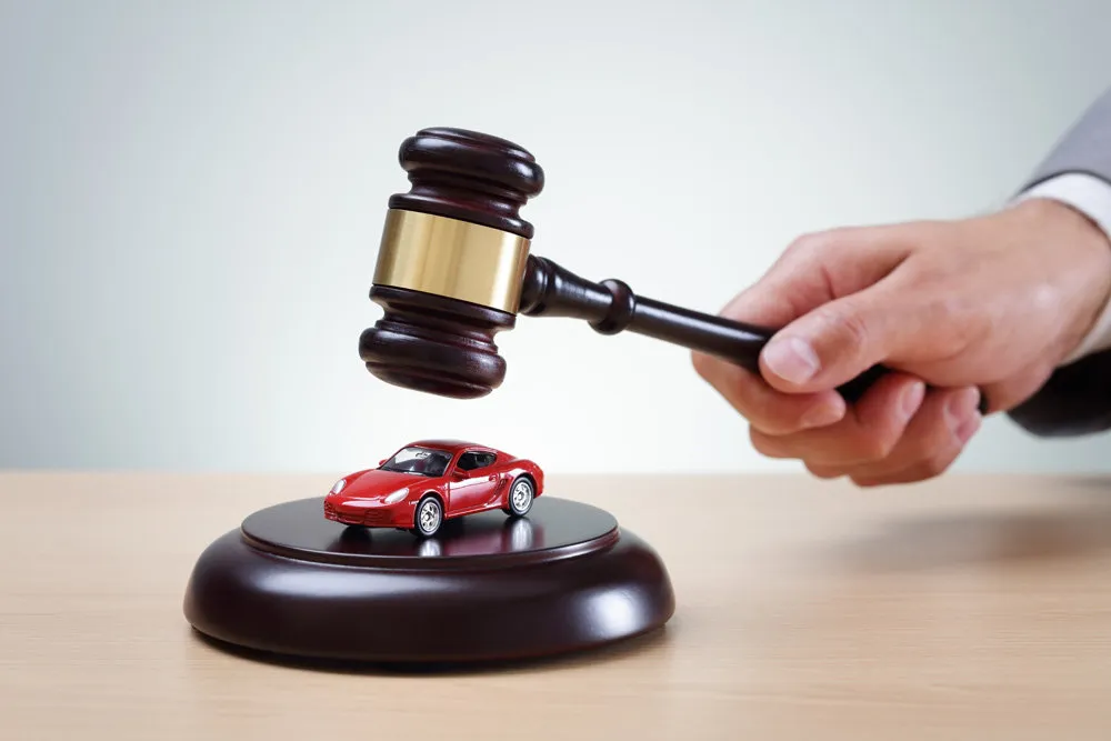 Приставы начали продавать с торгов автомобили злостных должников по штрафам ГАИ