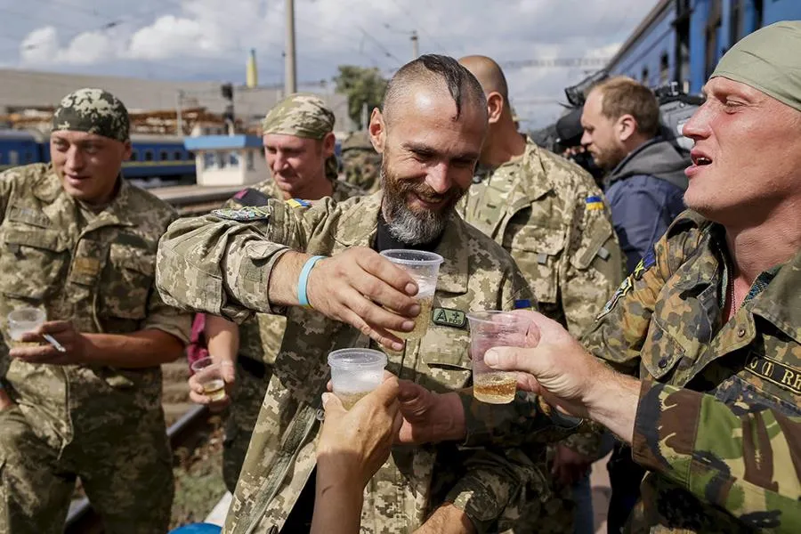 Боец ВСУ жонглировал гранатами и потерял руку – Народная милиция ЛНР