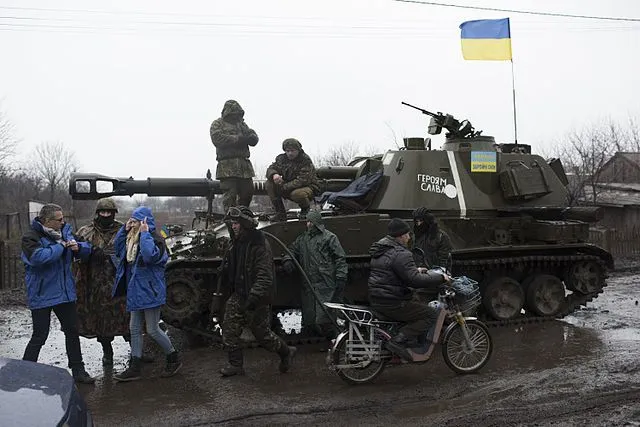 Источник: украинские силовики собираются «затянуть петлю» вокруг Донецка