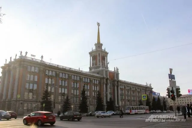 В Екатеринбурге депутаты гордумы отменили прямые выборы мэра