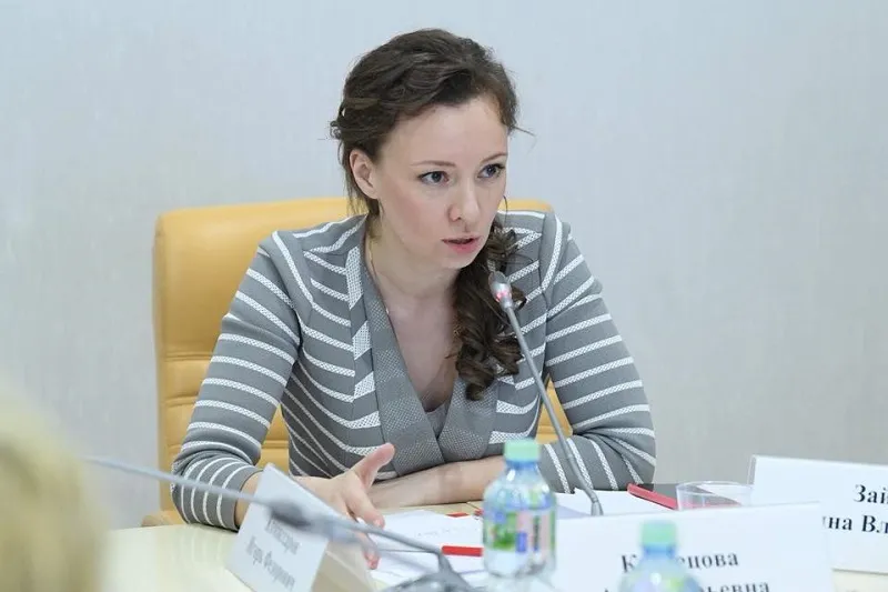 Анна Кузнецова обратила внимание Овсянникова на безопасность детей