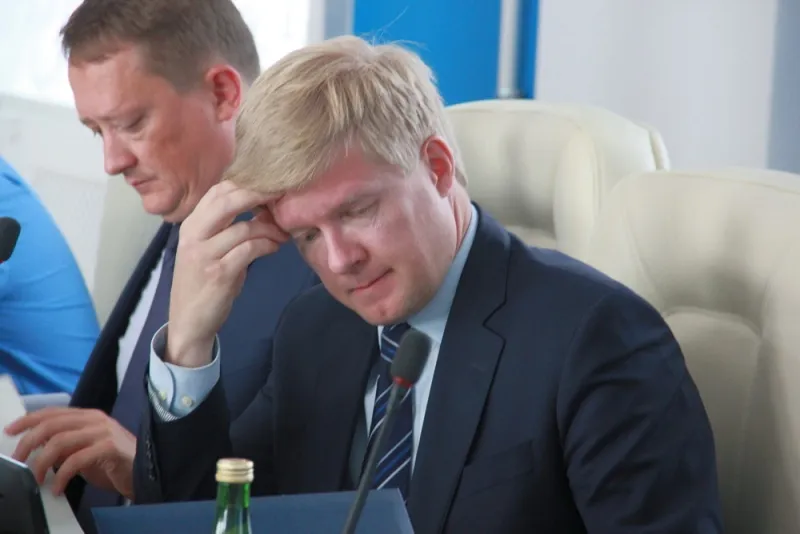 Вице-губернатор Севастополя оказался "нелегалом"