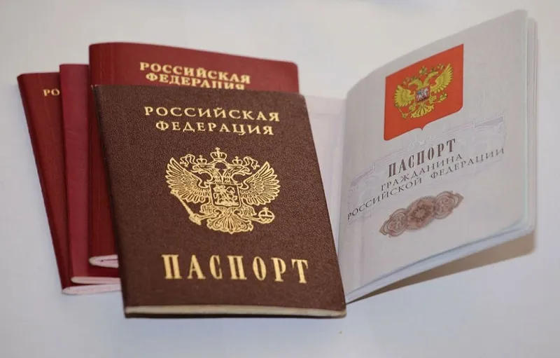Главе горсовета Сак приписали два паспорта России