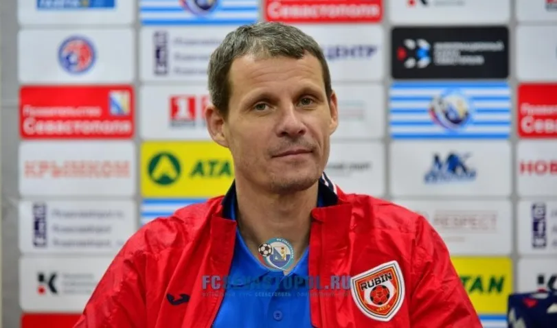 Футболистам «Севастополя» выбрали тренера «из местных» 