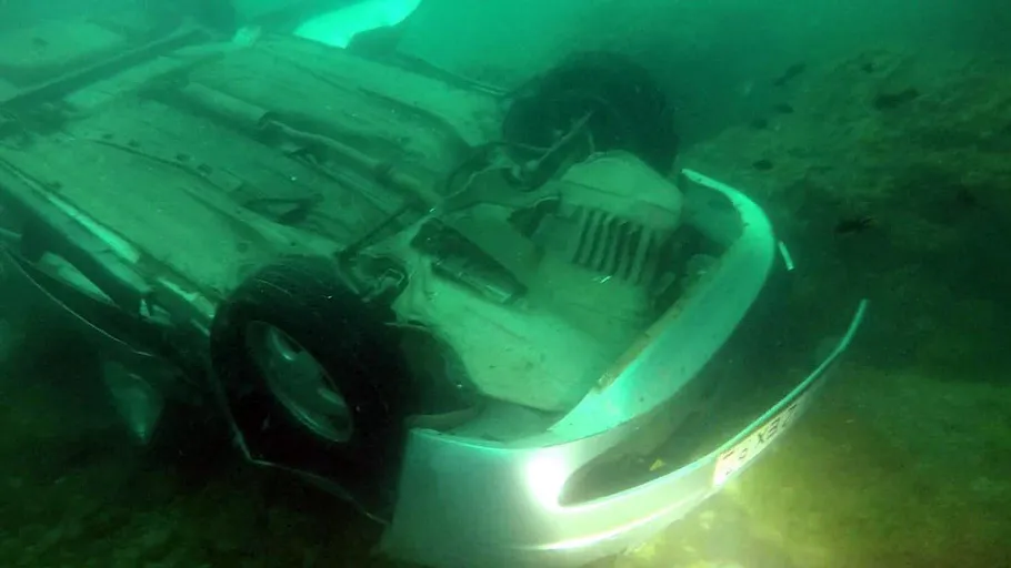 В Севастополе автомобиль улетел в море, водитель погиб