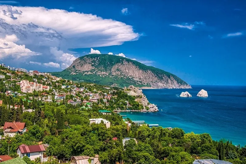 Стоимость отдыха в Крыму снижается туроператорами, – Черняк