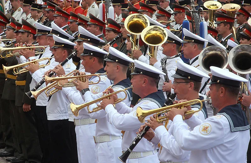 В Севастополе военный оркестр сыграет в поддержку футбольной команды России