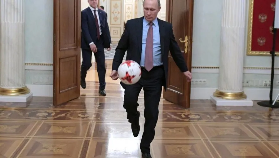 El País: Чемпионатом мира Путин забил Западу гол