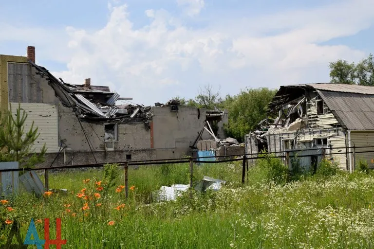Силовики Киева обстреляли Докучаевск, повреждено два дома – местные власти