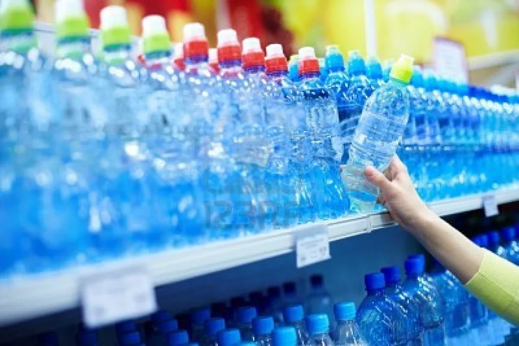 В Госдуме предложили зафиксировать цены на питьевую воду 