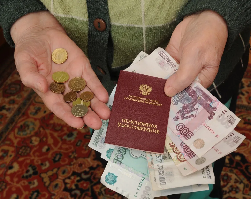 Законы августа станут важны для водителей, пенсионеров и туристов 