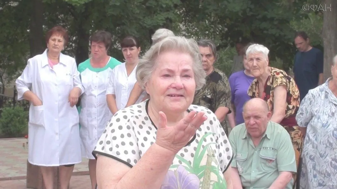 «Кто дал ему право убивать?»: инвалид из Луганска попросила бога покарать Порошенко за войну в Донбассе