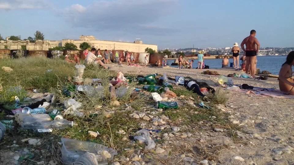 СевСети #522. Мёд чиновников правительства и пляжный мусор