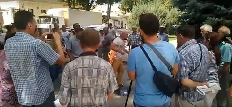Живой факел осветил скандальную стройку микрорайона «Крымская Роза» в Симферополе