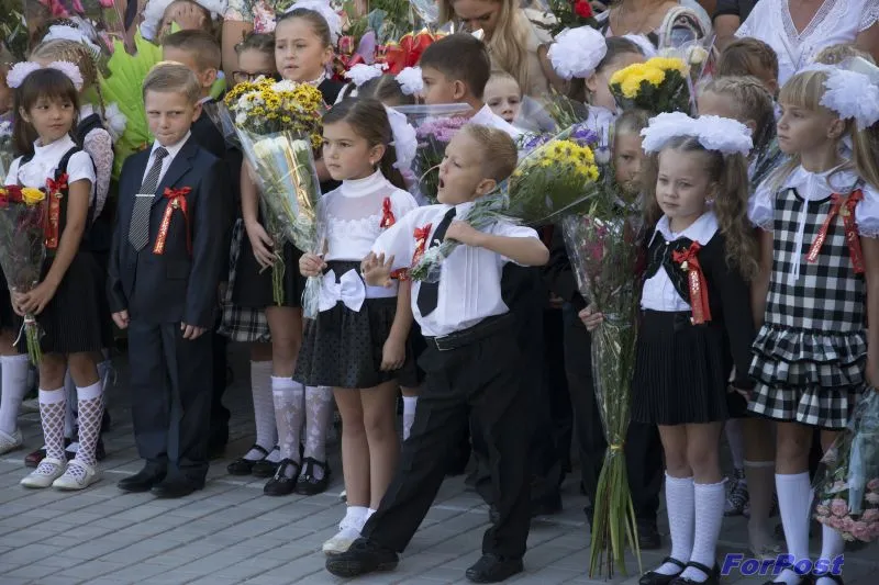 В Севастополе детям-льготникам помогут деньгами на школьную форму