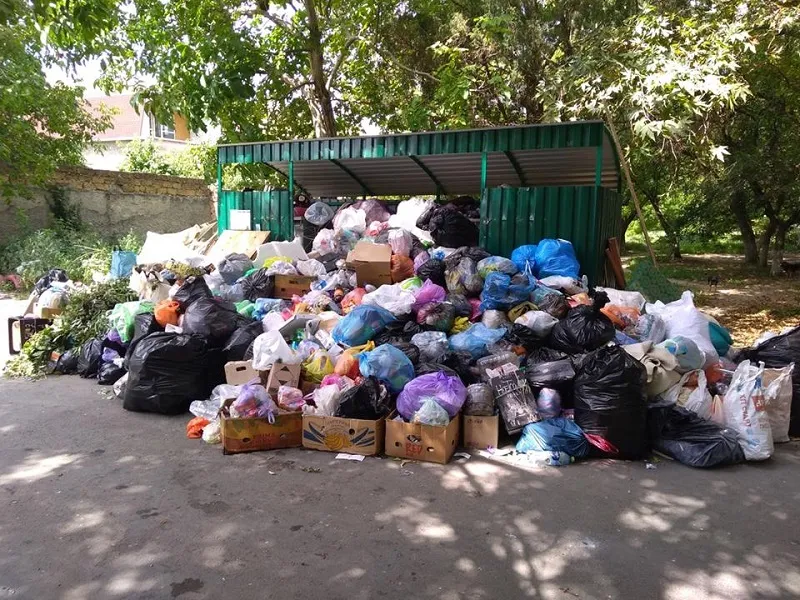 Андрея Турчака в Симферополе встретили завалы мусора