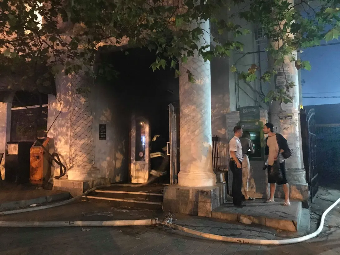 Стала известна возможная причина пожара в центре Севастополя