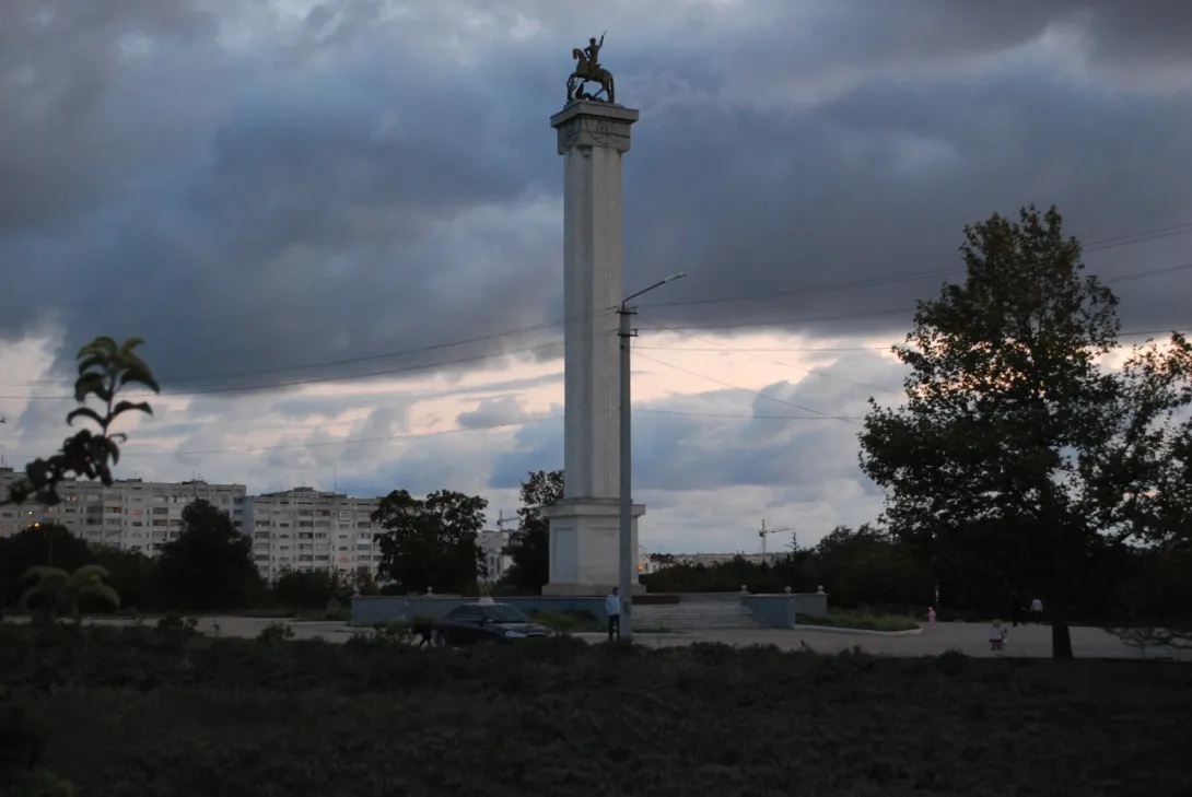Парк Победы в Севастополе становится опасным местом