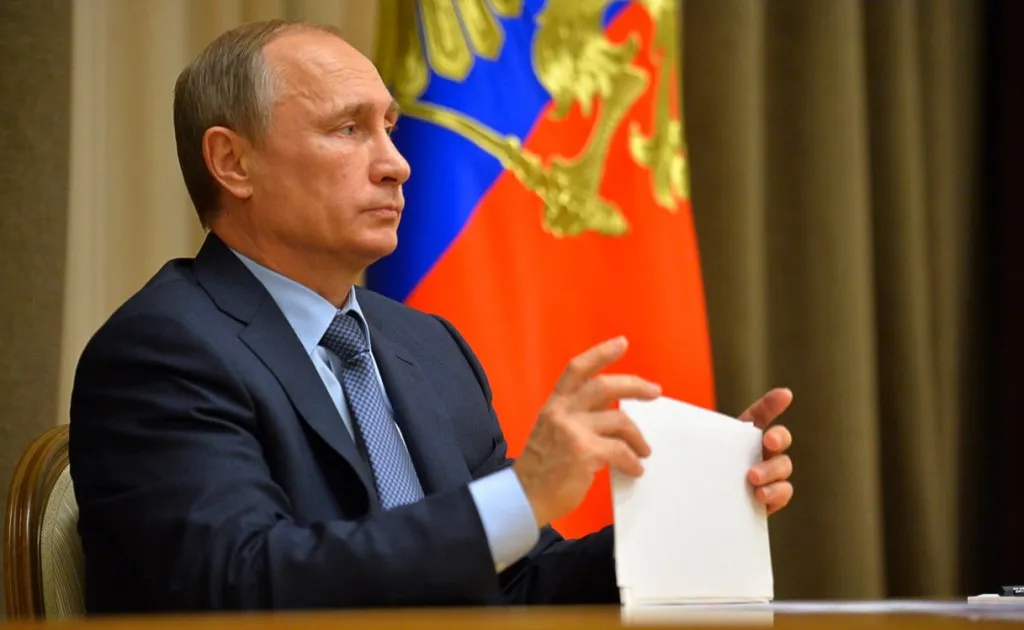 Путин снял с постов 15 генералов МВД, ФСИН, СК и МЧС