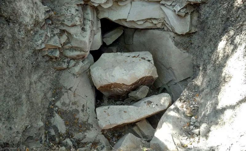 Под Севастополем обнаружили громадный средневековый некрополь