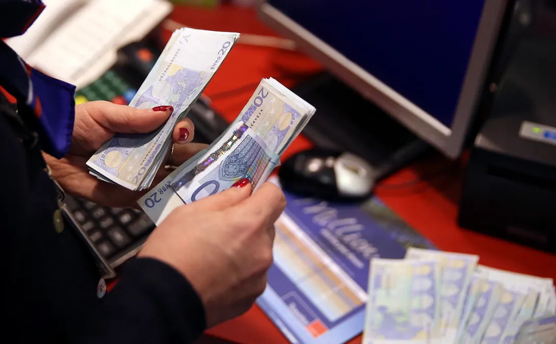 Минфин закупит у ЦБ валюту в рекордном количестве