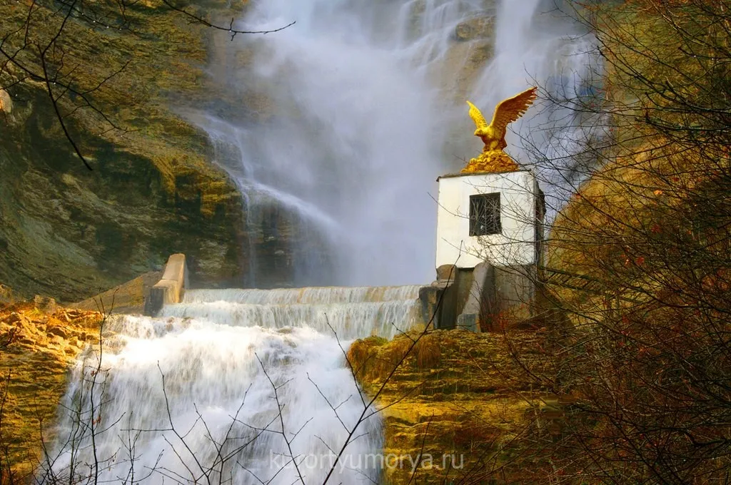 После прошедших ливней в Крыму проснулись водопады
