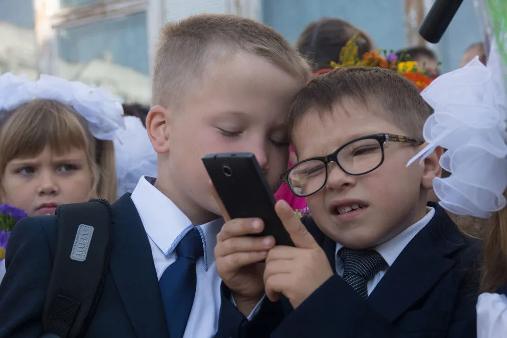 Большинство россиян за запрет мобильных телефонов в школе