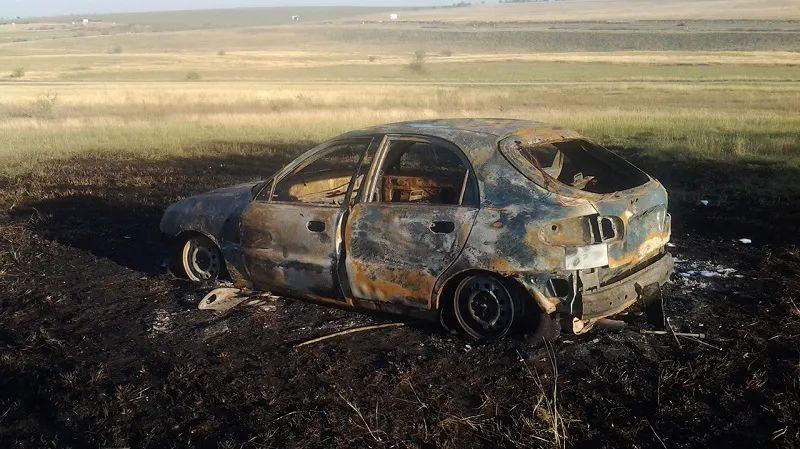 Возле села в Крыму сгорела легковушка