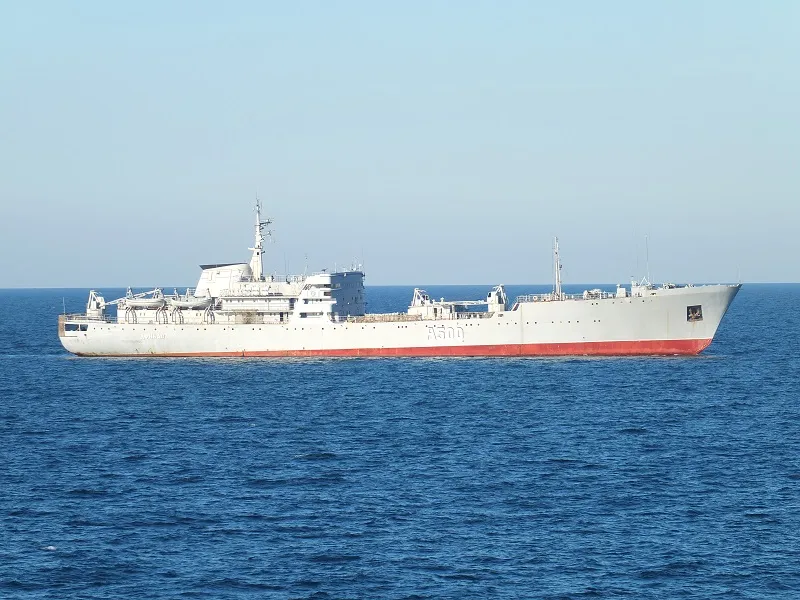 Киев со своими кораблями устроил провокацию у берегов Крыма