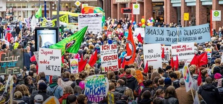 В Германии 14 тысяч человек вышли на демонстрацию против расизма