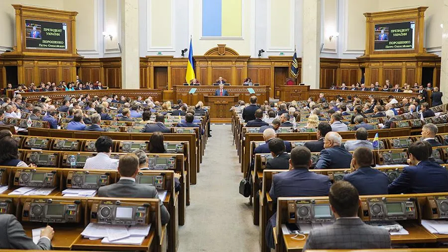 Порошенко предложил продлить «особый статус» Донбасса