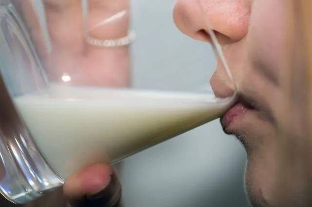 Роскачество обнаружило нарушения в 20% проверенного молока