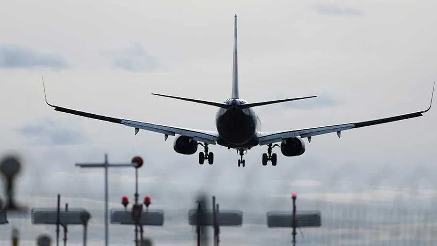 Севастополь купит акции крымского аэропорта