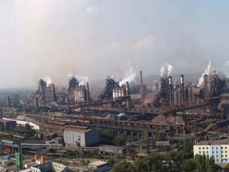 ВСУ завезли 2000 тонн боеприпасов на завод в Мариуполе, где хранятся химреагенты – Басурин