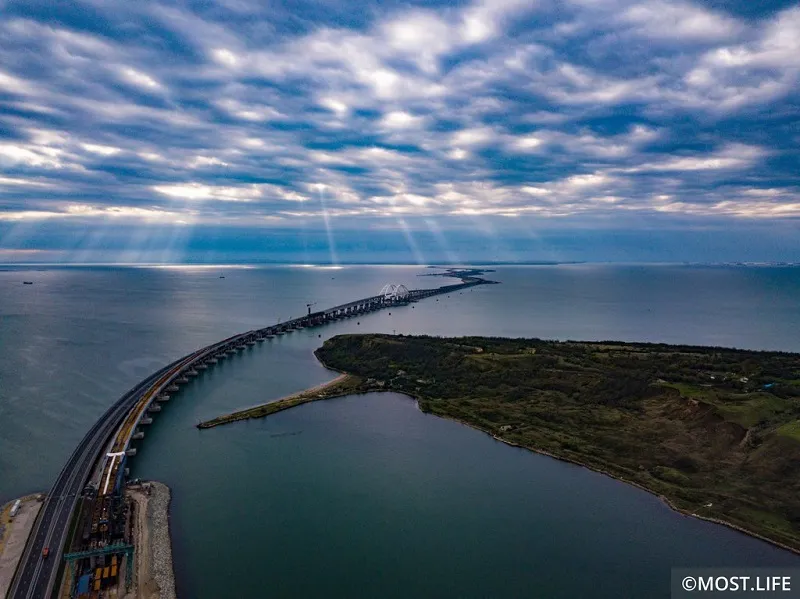 Благодаря мосту в Крым спасены десятки пострадавших в Керчи