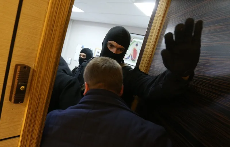 Силовики проводят в Крыму массовые обыски