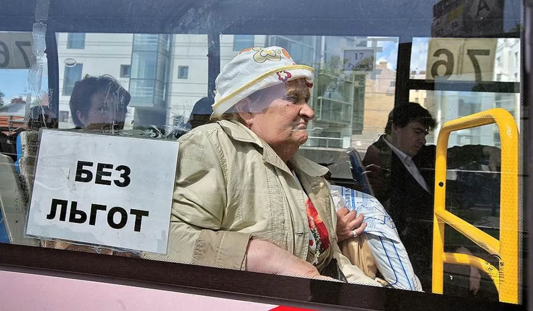 Зачем в Севастополе стравили пенсионеров с перевозчиками?