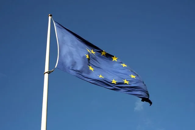 Представительство ЕС в Киеве назвало необоснованными контрсанкции РФ