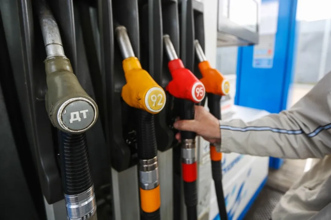 Росстат: Цены на бензин в РФ взлетели в октябре более чем на 11%