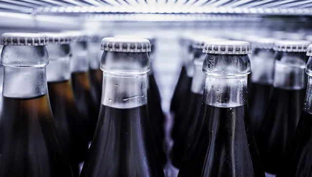 В Госдуме предложили запретить продажу газировки и сладостей в школах