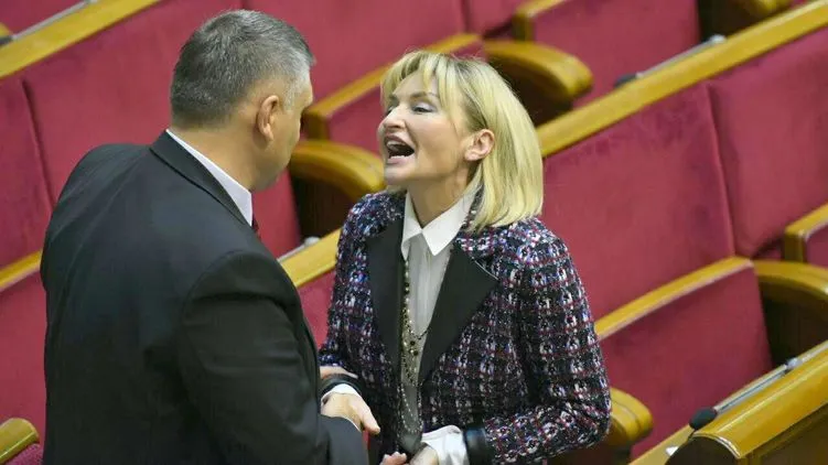 Жена генпрокурора Украины заблажила из-за Азовского моря