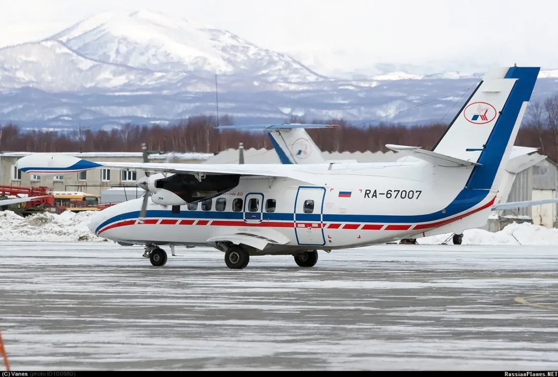 В Чите из-за поломки совершил аварийную посадку самолет L-410