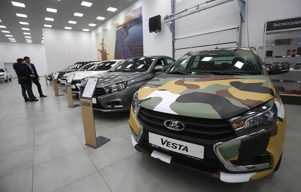 "АвтоВАЗ" отзывает в России 41,5 тыс. Lada Vesta